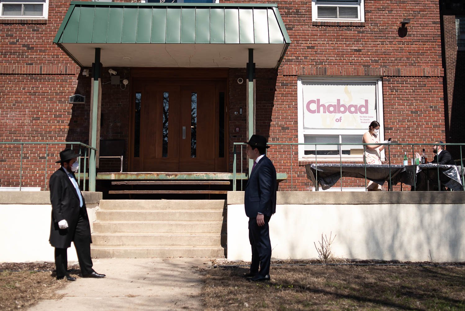 Rabbi outside of the Chabad waiting to preform the covid-19 wedding in Minneapolis